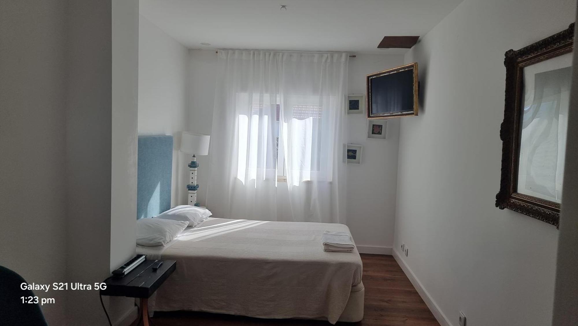 The Coolest Place Near The Airport! Lisbon Luaran gambar